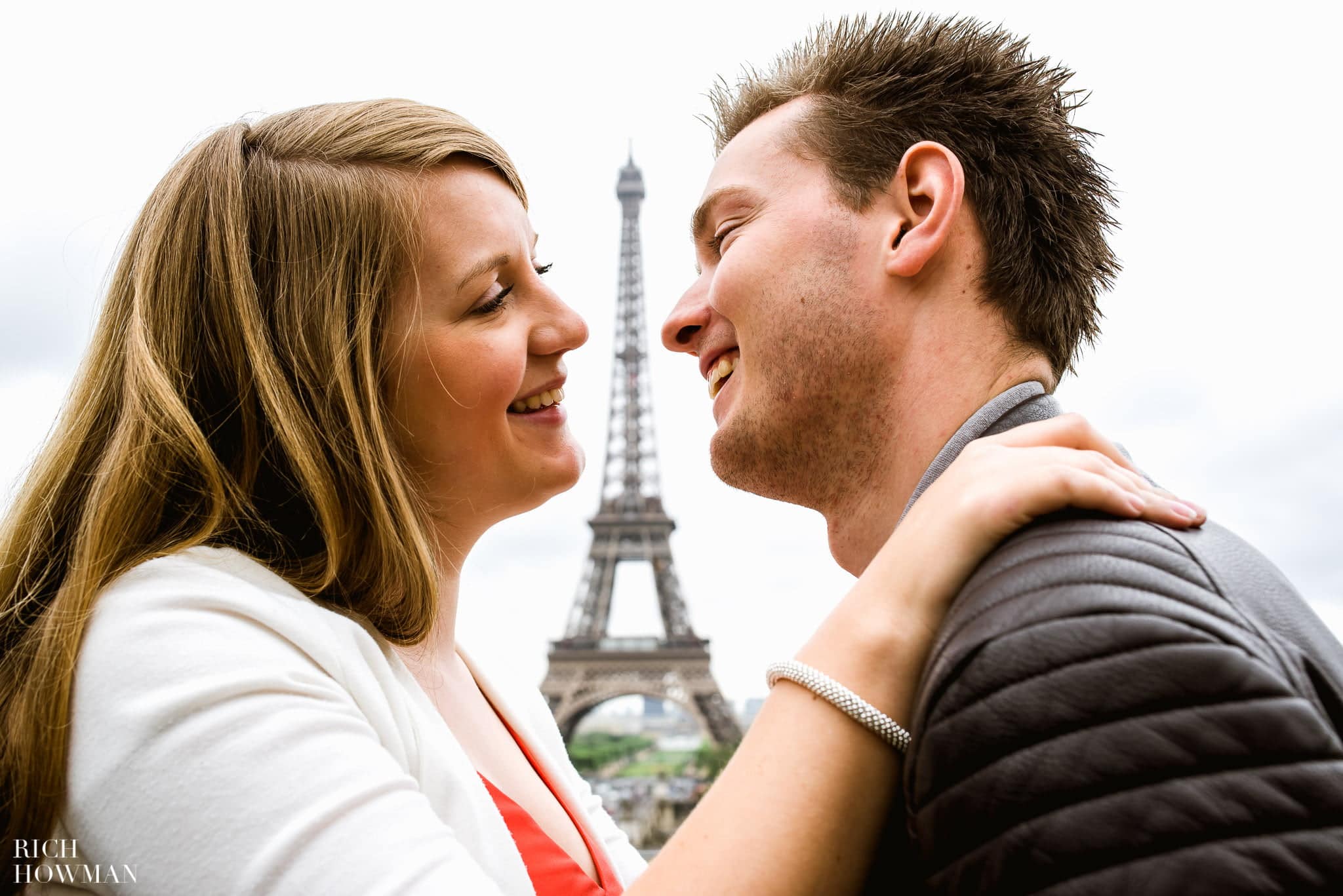 Eiffel Tower engagment photo shoot