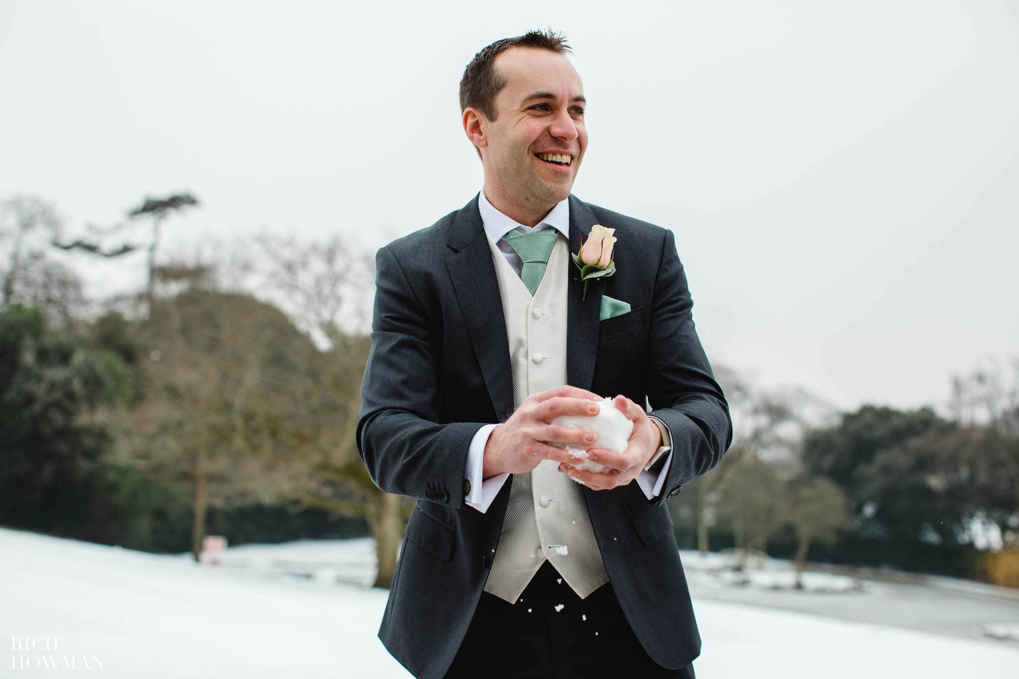 A Snowy Wedding in Somerset at Clevedon Hall 14