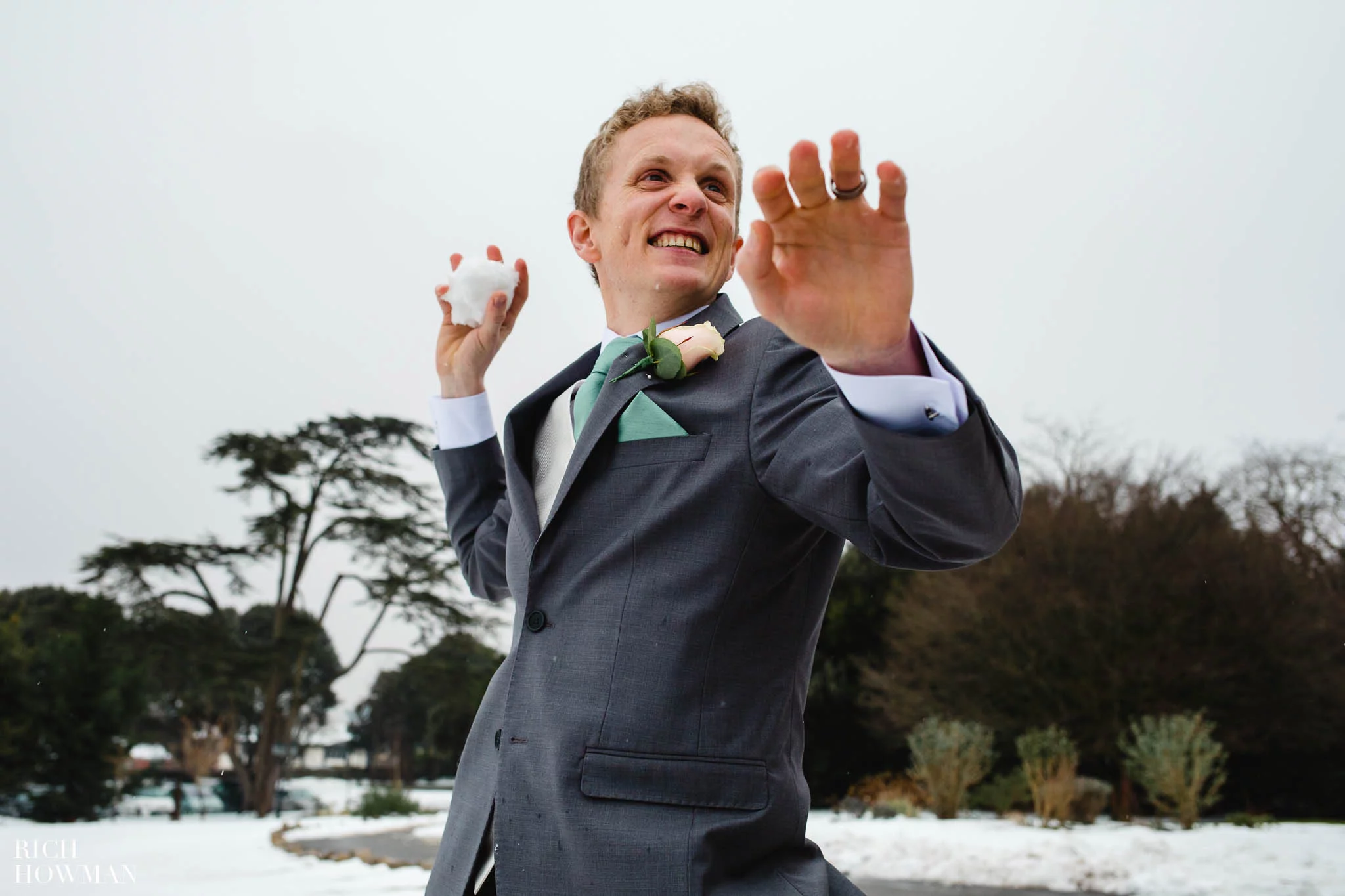 A Snowy Wedding in Somerset at Clevedon Hall 16