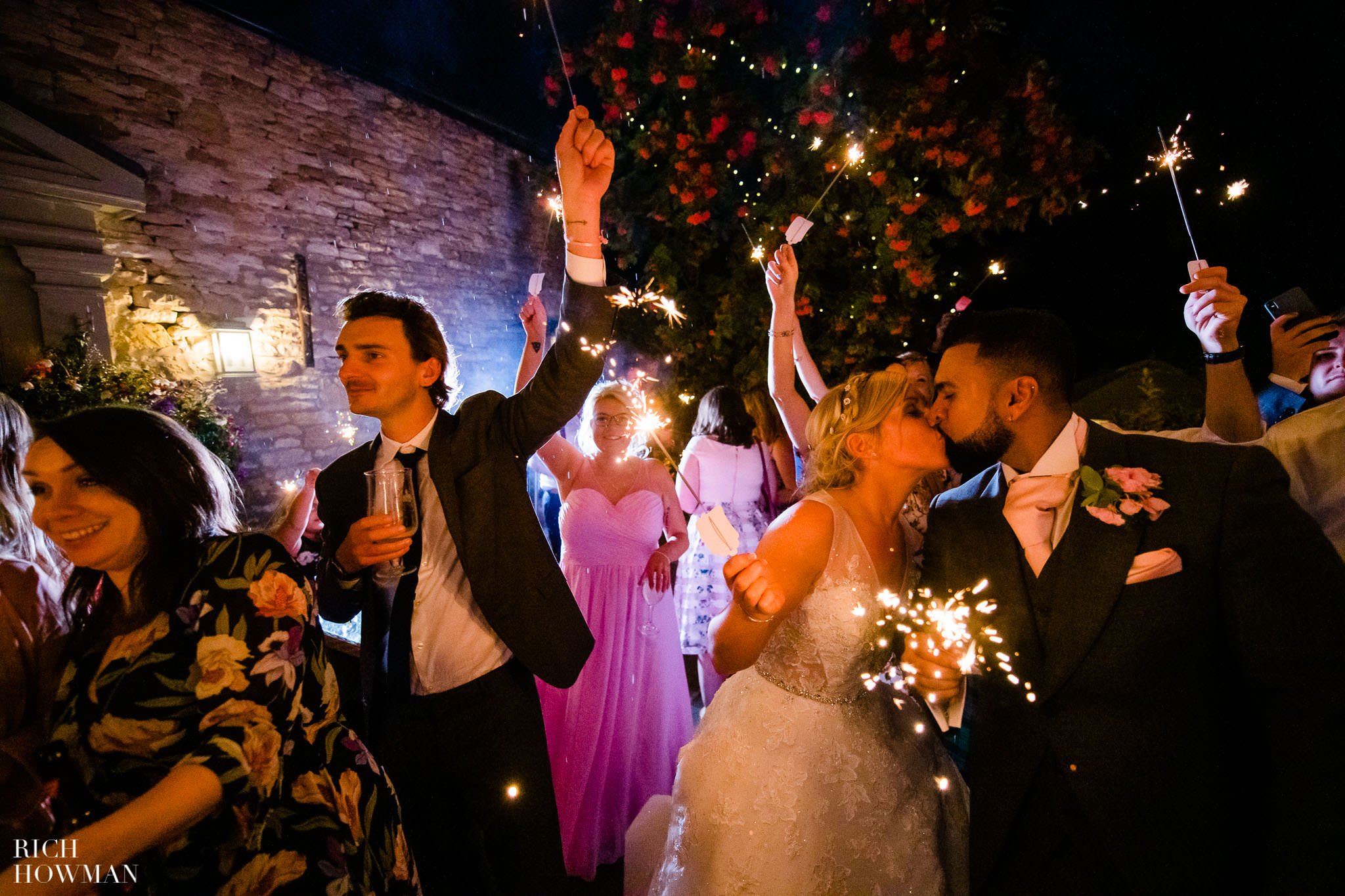 Wedding Photographers in Oxfordshire | Wedding Photographers Witney 132