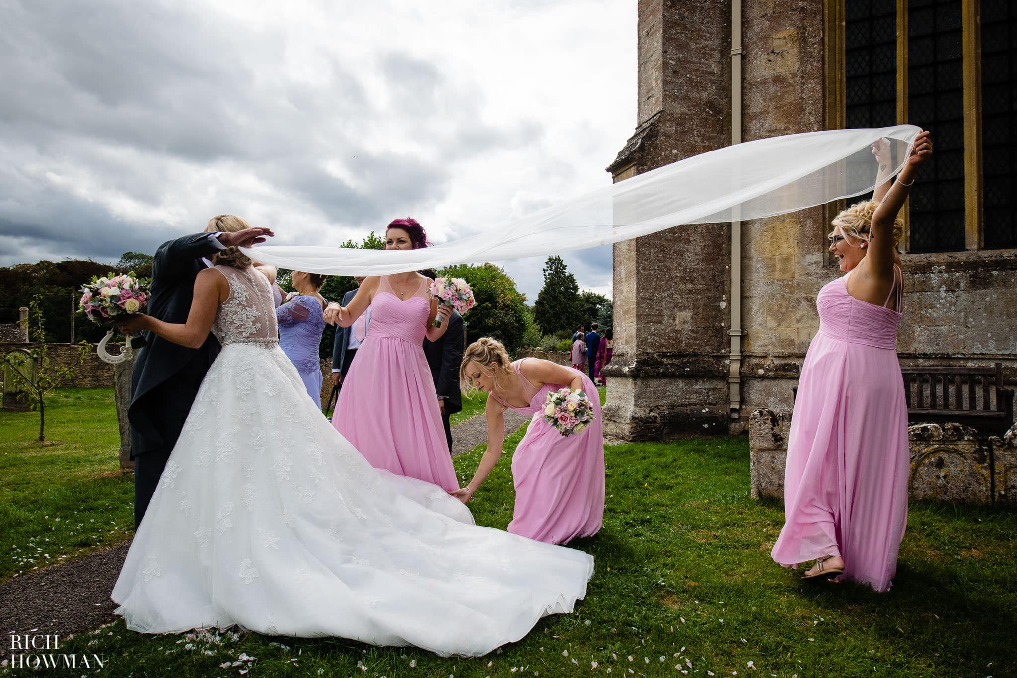 Wedding Photographers in Oxfordshire | Wedding Photographers Witney 60